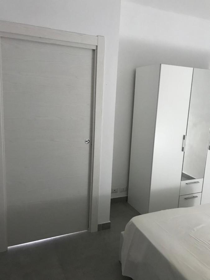 דירות פלורידיה Casa Vacanza Le Tre Palme מראה חיצוני תמונה