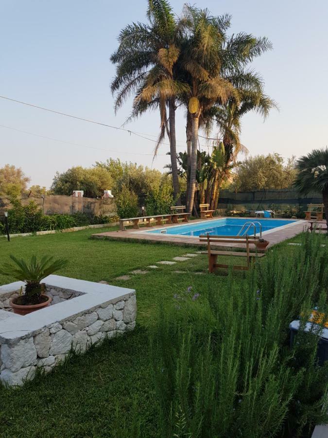 דירות פלורידיה Casa Vacanza Le Tre Palme מראה חיצוני תמונה